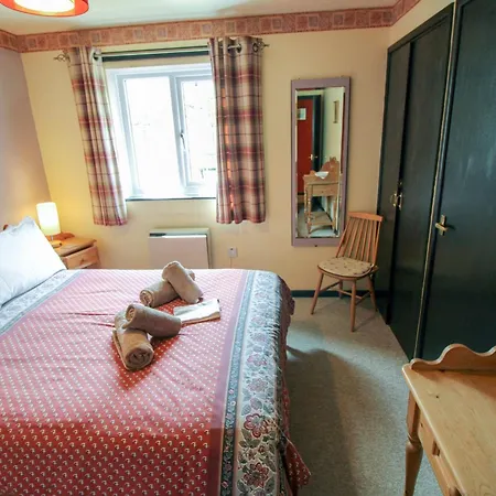 Beck Cottage, Within Walking Distance Of The Lake, Shops, Pubs & Restaurants Of
