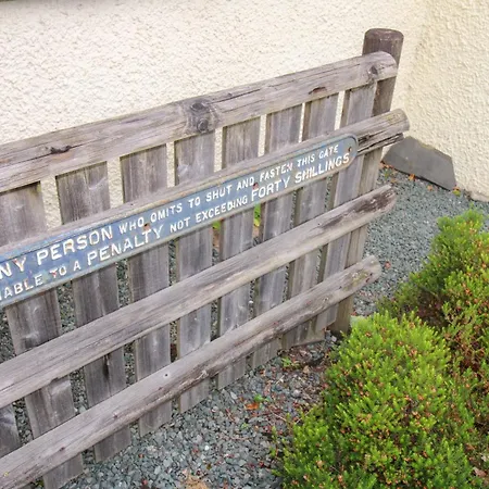 Beck Cottage, Within Walking Distance Of The Lake, Shops, Pubs & Restaurants Of *